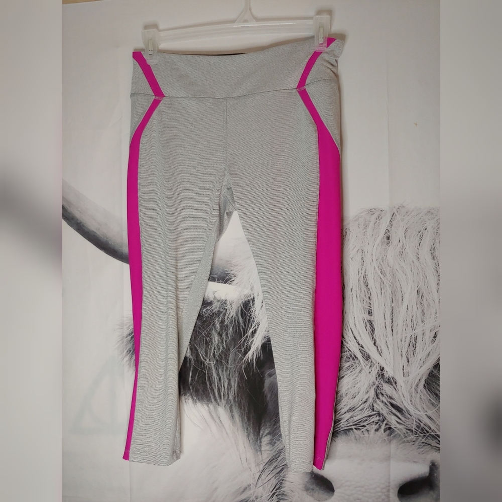 VOGO Athletica cropped leggings